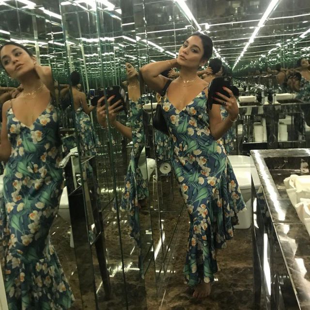 La veste à fleurs de Vanessa Hudgens sur le compte Instagram de @vanessahudgens