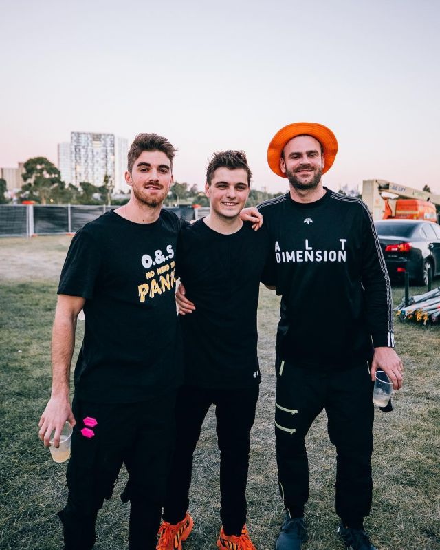 The Jogging Pants Slouchy-Off-White of Andrew Taggart on the account Instagram of @thechainsmokers