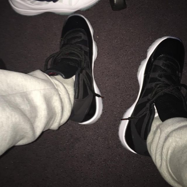 Sneakers Jordan 11 Retro 72-10 Quinn Cook on the account Instagram of @qcook323