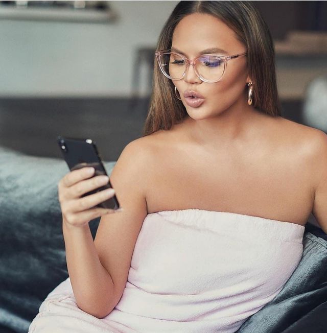 Quay Australia X Chrissy Teigen All Nighter 50mm Blue Light Blocking Optical Glasses Worn By 