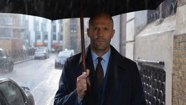 Black umbrella used by Shaw (Jason Statham) as seen in Fast & Furious Presents: Hobbs & Shaw