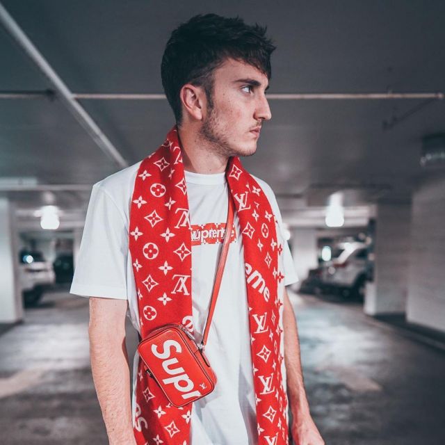 The wrap Supreme x Louis vuitton worn by Harrison Nevel on his account Instagram @Harrisonnevel