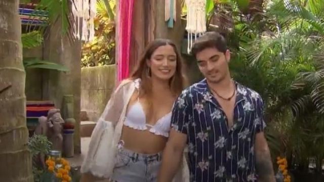Forever 21 Distressed Denim Shorts worn by (Nicole Lopez-Alvar) in Bachelor in Paradise (S06E04)