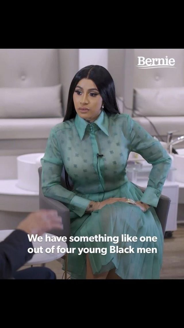 The green dress with polka dots worn by Cardi B at the itw of Benie Sanders on the account Instagram of @iamcardib