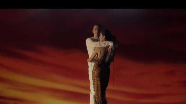 Chandail blanc porté par Charlie Puth dans Charlie Puth – je l'ai dit Moi-même [Vidéo Officielle]