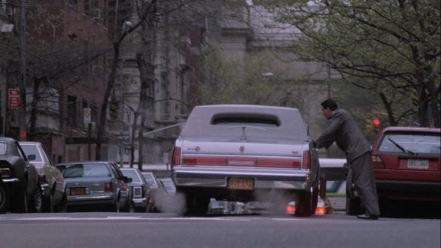 Lincoln town car stretch limosine of Bud Fox (Charlie Sheen) in Wall Street