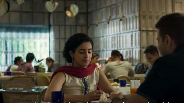 Pashmina Shawl In Garnet worn by Miloni (Sanya Malhotra) in Photograph