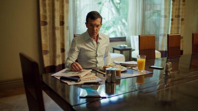 Apple iPad Pro used by Ramón Fonseca (Antonio Banderas) in The Laundromat