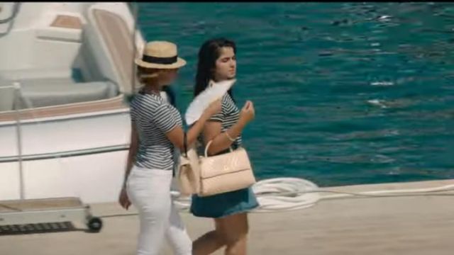 Hand bag Beige worn by Mina Farid in A girl easy trailer 2019 Zahia Dehar, Benoît Magimel