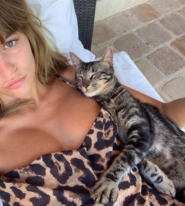 Robe leopard de Lena Simonne sur le compte Instagram de @lena.simonne