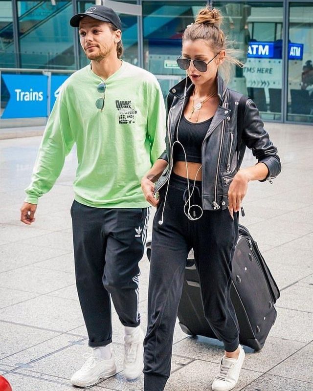 Adidas Y 3 Rue de la Pac Noir porté par Louis Tomlinson sur l'Aéroport de Londres Heathrow le 28 août 2019