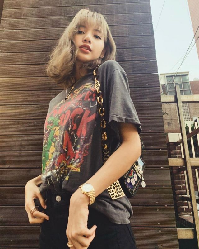 T shirt vintage monster of rock of Lisa on the account Instagram of @lalalalisa_m