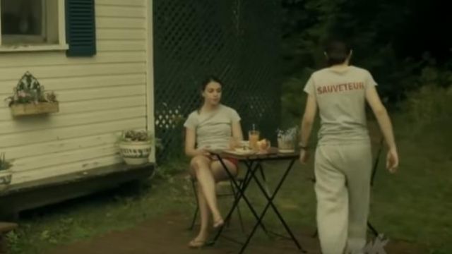 The minishort Red worn by Stephanie Arav-Clocchiatti in Jeremie - Season 1 Episode 14 - The Answer