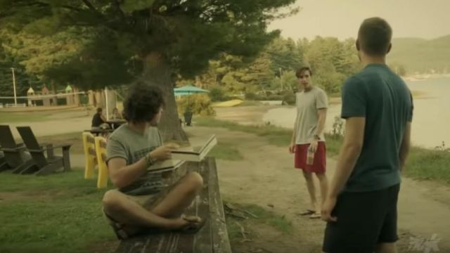 Les tongs portées par Lou-Pascal Tremblay dans Jeremie (S01E14)