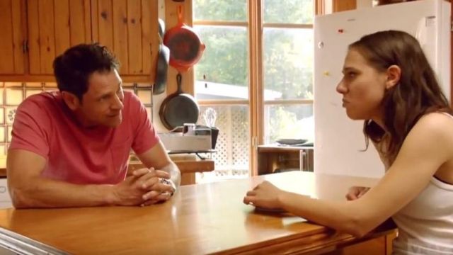 The pink t-shirt worn by Matthew (Patrick Labbé) in Jeremiah (S02E10)