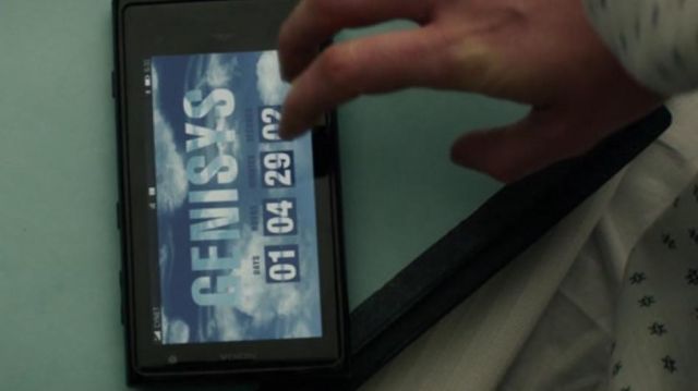 Nokia cell phone used by Sarah Connor (Emilia Clarke) in Terminator Genisys
