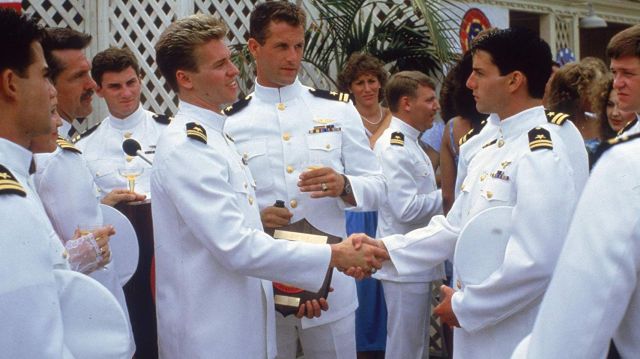 Marine uniforme porté par Maverick (Tom Cruise) dans Top Gun