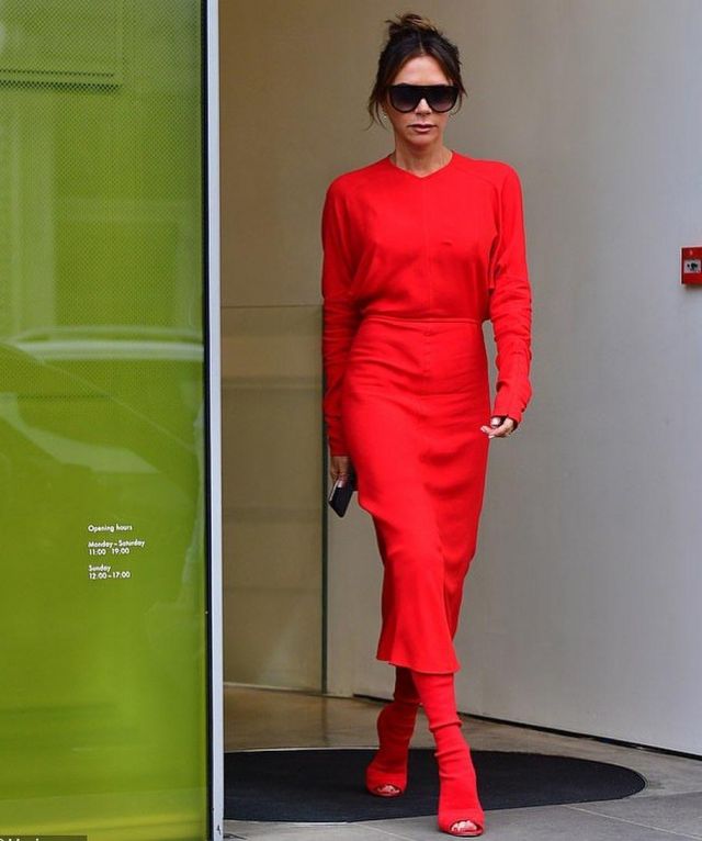 Victoria Beckham long sleeve dolman midi dress worn by Victoria Beckham London September 5, 2019