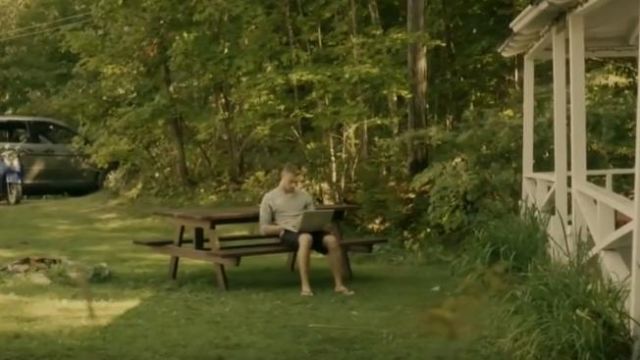 The shorts beach black worn by Olivier (Antoine L'écuyer) in Jeremie Season 1 Episode 17 The Accident