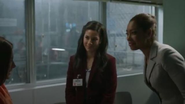 One button modern corduroy jacket worn by Yoli Castillo (Isabel Arraiza) in Pearson (S01E08)