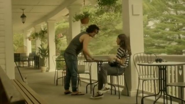 De­bar­deur vert kaki porté par Maxime (Lou-Pascal Tremblay) dans Jeremie Saison 1 Episode 18 La Photo