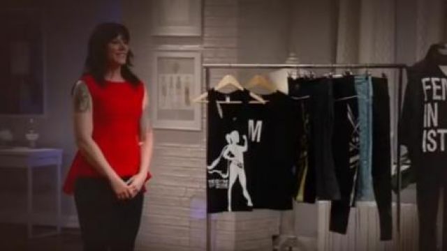 El panalon negro usado por Micki Krimmel en el desfile Project Runway: Fashion Startup S01E01