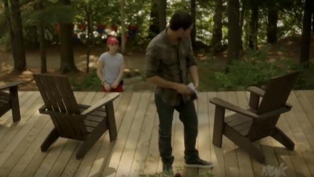 Tennis basketball black range by Mathieu (Patrick Labbé) in Jeremiah S1E19