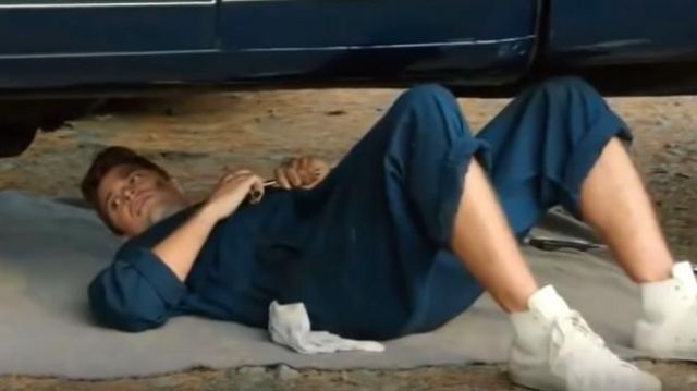 Combination Mechanic navy blue worn by Thomas (Pierre-Luc Lafontaine) in Jeremiah (S03E03)
