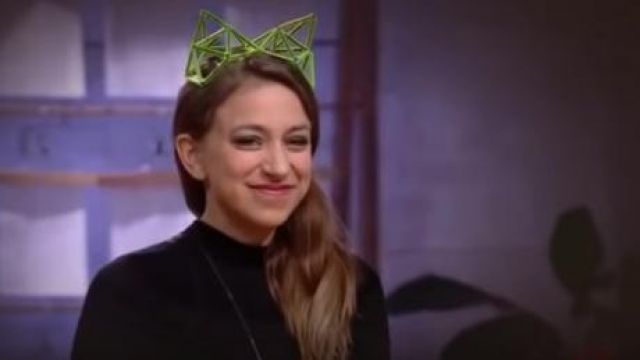 Robe noir portée par Laura Wass dans l'émission Project Runway: Fashion Startup S01E01					