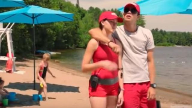 Red shorts worn by Thomas (Pierre-Luc Lafontaine) in Jeremiah (S03E04)