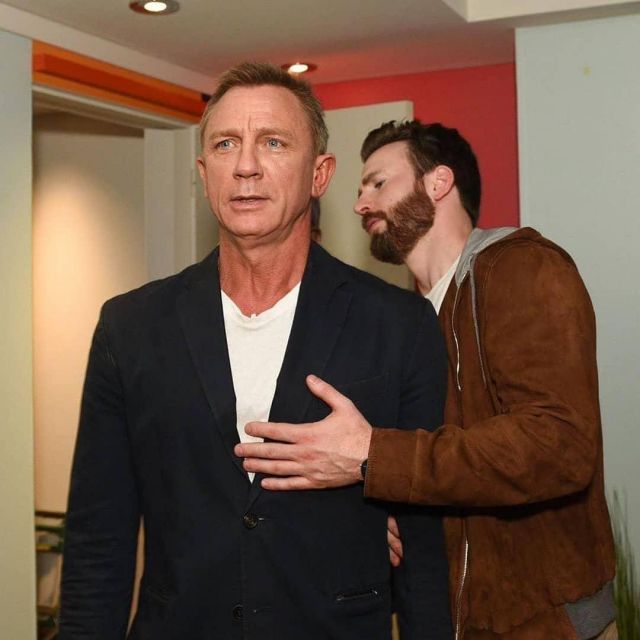 Chaqueta Brunello Cucinelli Brown usada por Chris Evans Toronto Film Festival 7 de septiembre de 2019