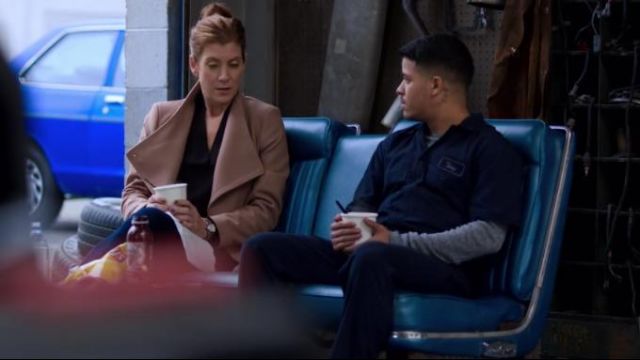 Ted baker rose elethea écharpe courte manteau porté par Olivia Baker (Kate Walsh) dans les 13 Raisons pour lesquelles (S03E10)