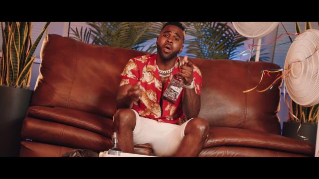 Red shirt with tiger pattern worn by Jason Derulo in the YouTube video Jason Derulo - Too Hot [OFFICIAL MUSIC VIDEO]