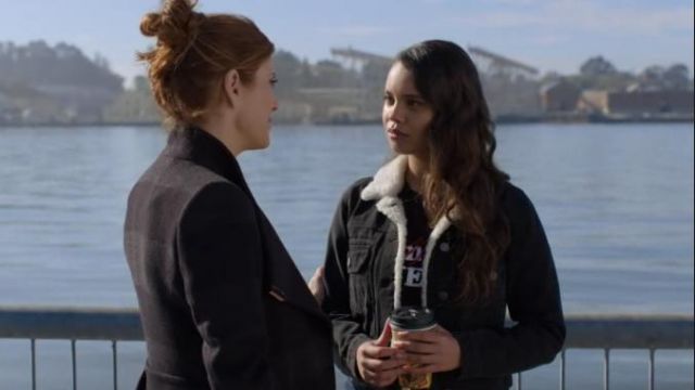 ASOS Black Denim Shrunken Jacket with Fleece Collar worn by Jessica Davis (Alisha Boe) in 13 Reasons Why (S03E10)