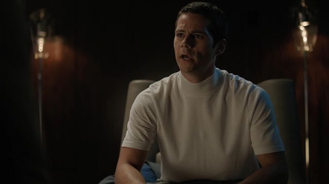 White top with short turtleneck worn by Stu Maxsome (Dylan O'brien) in the Weird City (S01E01)
