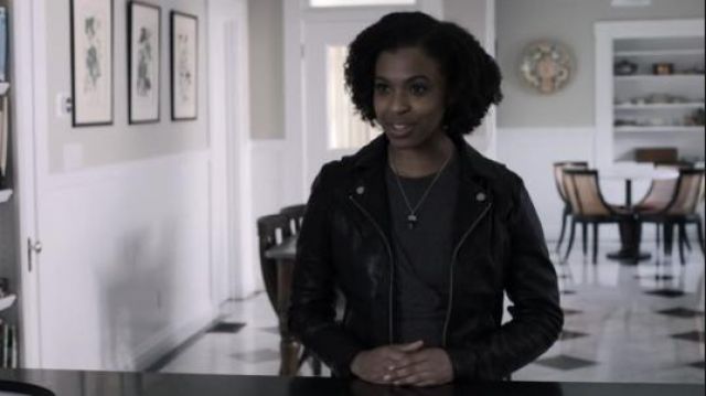 Club Monaco gris ce produit robe en maille porté par l'Ani Achola Grace (Saif) dans les 13 Raisons pour lesquelles (S03E13)