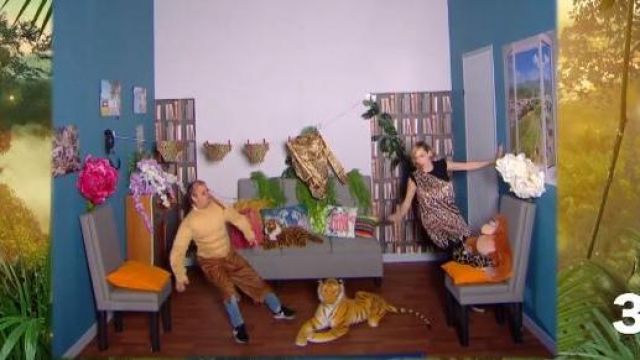 The plush tiger in Friday, anything goes with Arthur