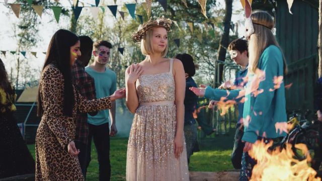 Sequined dress worn by Amber (Ellies Duckles) in the series " The A-List (Season 1)
