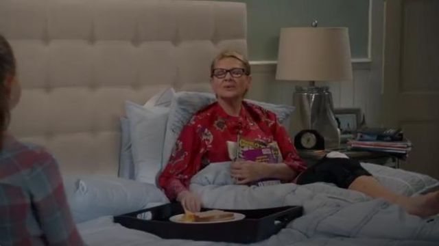 Natori Eden Satin Mandarin Pajama worn by Joan (Dianne Wiest) in Life in Pieces Season 4 Episode 3