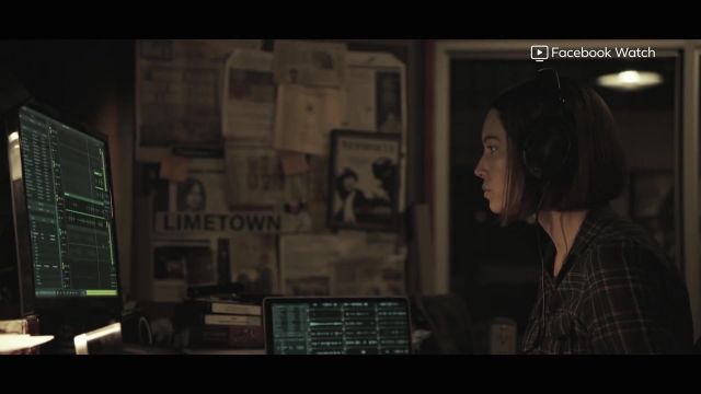 Bose headphones used by Lia Haddock (Jessica Biel) in Limetown (S01E01)