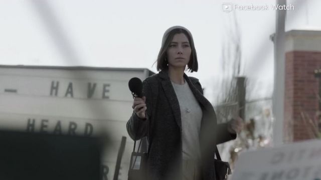 Small Microphone Gun used by Lia Haddock (Jessica Biel) in Limetown (S01E01)