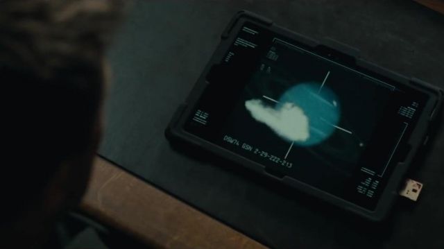 Apple iPad utilisé par Roy McBride (Brad Pitt) dans Ad Astra