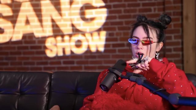 The ring Poison Ivy Bad Bunny by Heart of Bone worn by Billie Eilish in the radio show Zack Blood Show