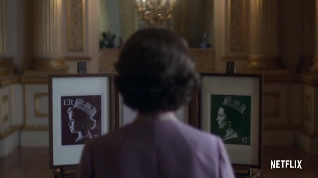 Wood Picture Frame of Queen Elizabeth II (Claire Foy) in The Crown