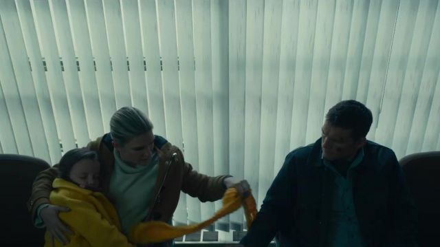 Kids Soft Knitted yellow Scarf used by Joanne Monroe (Lily Rabe) in Fractured
