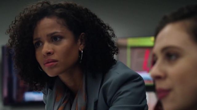 Grey business suit worn by Hannah Shoenfeld (Gugu Mbatha-Raw) in The Morning Show (S01)