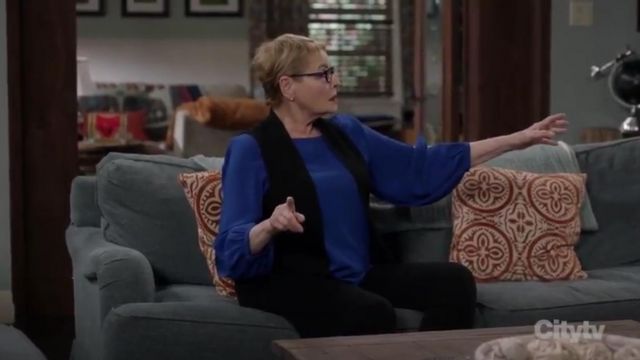 Eileen fisher silk tie sleeve blouse worn by Joan (Dianne Wiest) in Life in Pieces Season 4 Episode 9