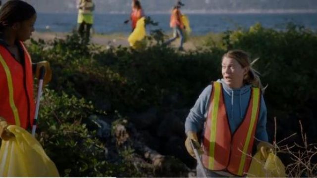 J.crew light blue hoodie worn by Dr. Meredith Grey (Ellen Pompeo) in Grey's Anatomy Season 16 Episode 01