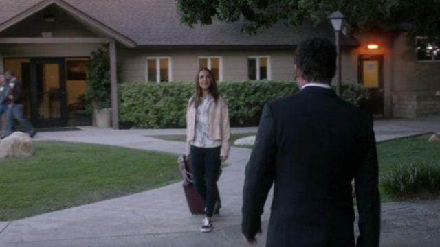 Vans noir et blanc à lacets des baskets portées par Jo Wilson (Camilla Luddington) dans grey's Anatomy Saison 16 Épisode 01