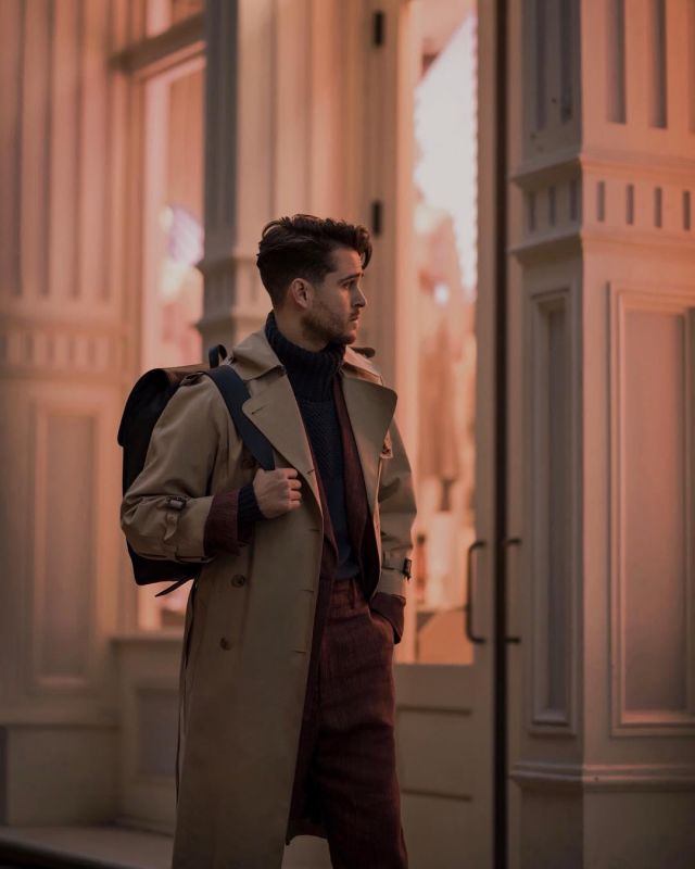Trench coat worn by Adam Gallagher on the Instagram account @iamgalla